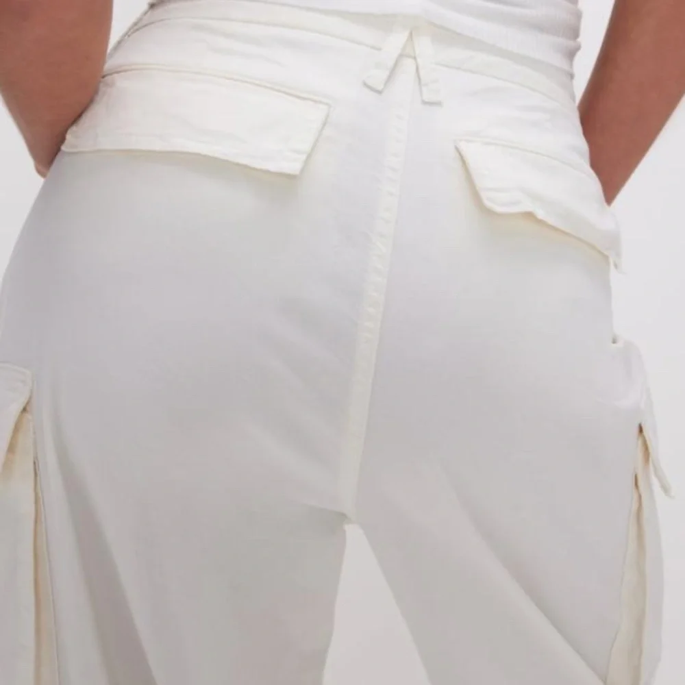 Good American Baggy Cargo Pants in Cloud White sz 6 NWT - Picture 4 of 8